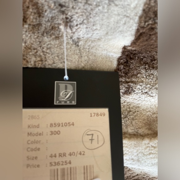 Russian Sable Fur Iceberg Sheared Mink Fur Vest With Russian Sable Collar NWT - Picture 10 of 10